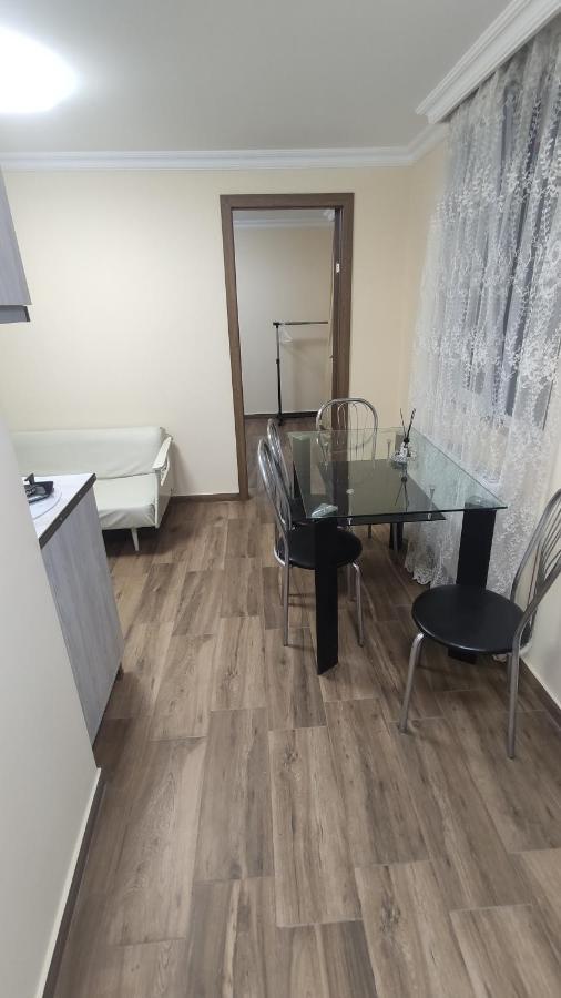 Apartment Home Apartments *